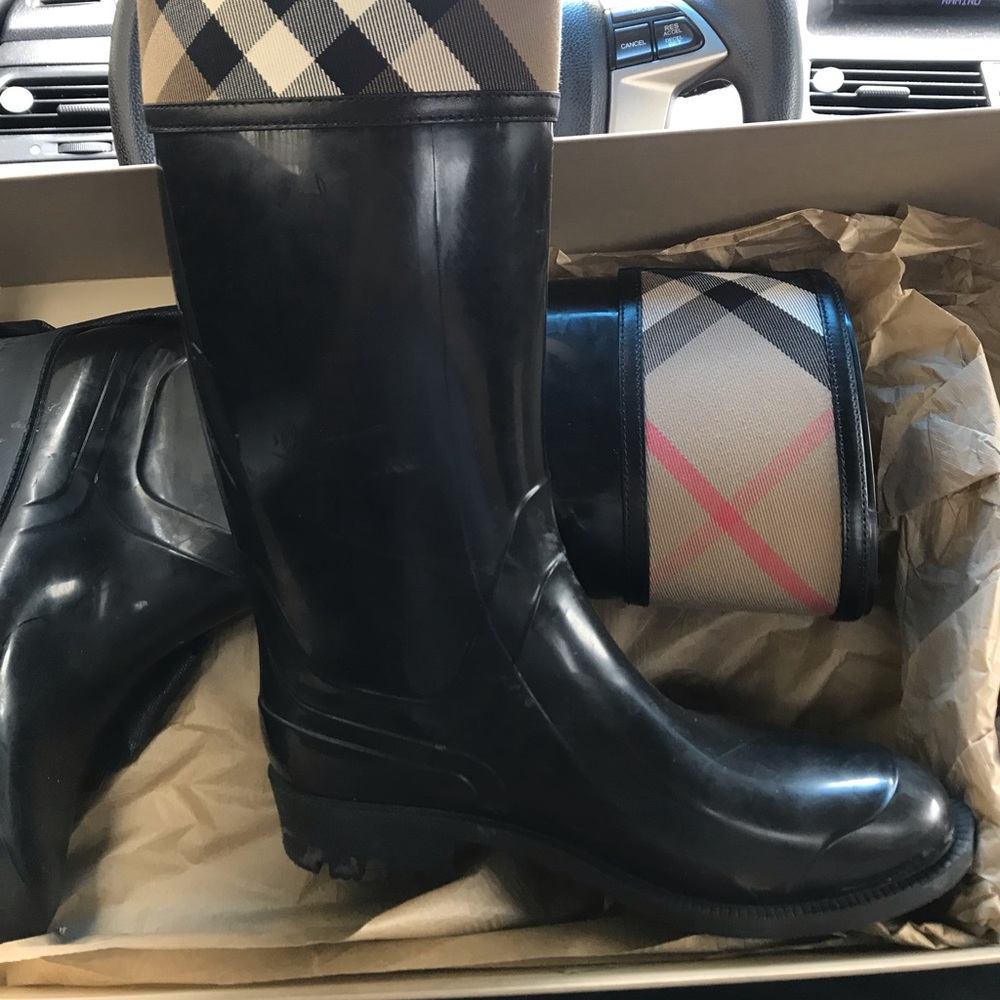 Burberry boots size38